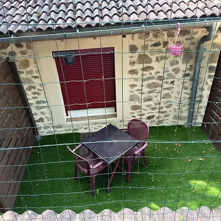 De La Belette Frühstückspension Le Monestier